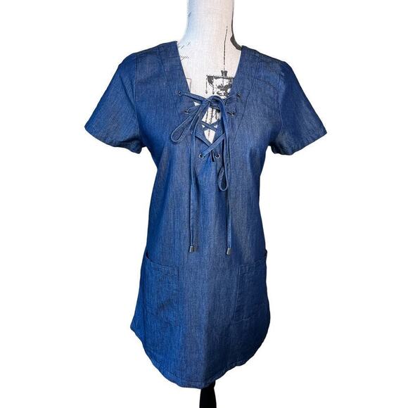 NEW Sweet Wanderer Blue Denim Shift Dress Size M Chambray Cotton Pockets - Picture 1 of 10